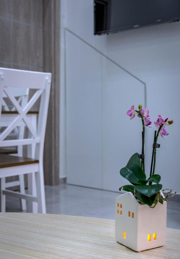 Renovated 2Bd House Close To Pireus Port Экстерьер фото